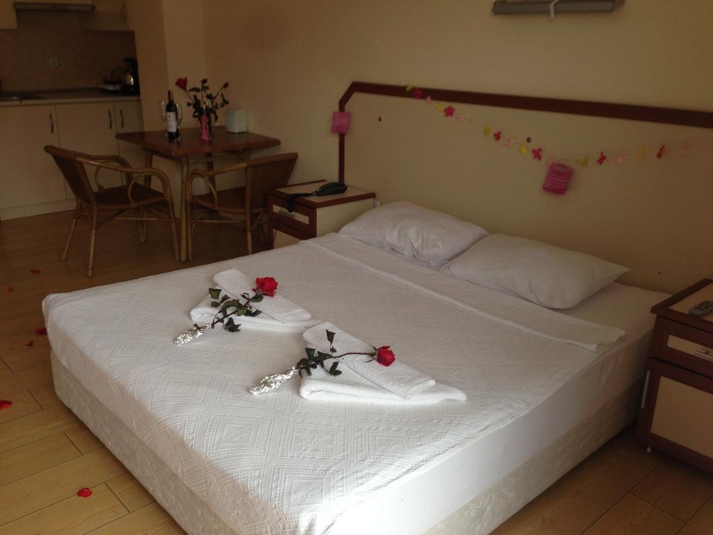 Zeytin Apart Hotel Çeşme Esterno foto